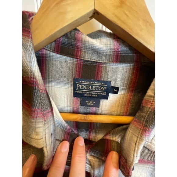 Pendleton Women's Red, White & Black Plaid Button Up Shirt, 100% Cotton,‎ Medium - Picture 7 of 7